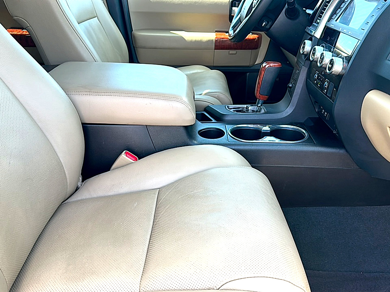 Used 2020 Toyota Sequoia Platinum RWD image 29