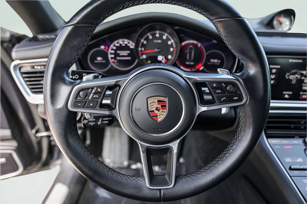 Used 2017 Porsche Panamera 4 AWD/4WD image 15