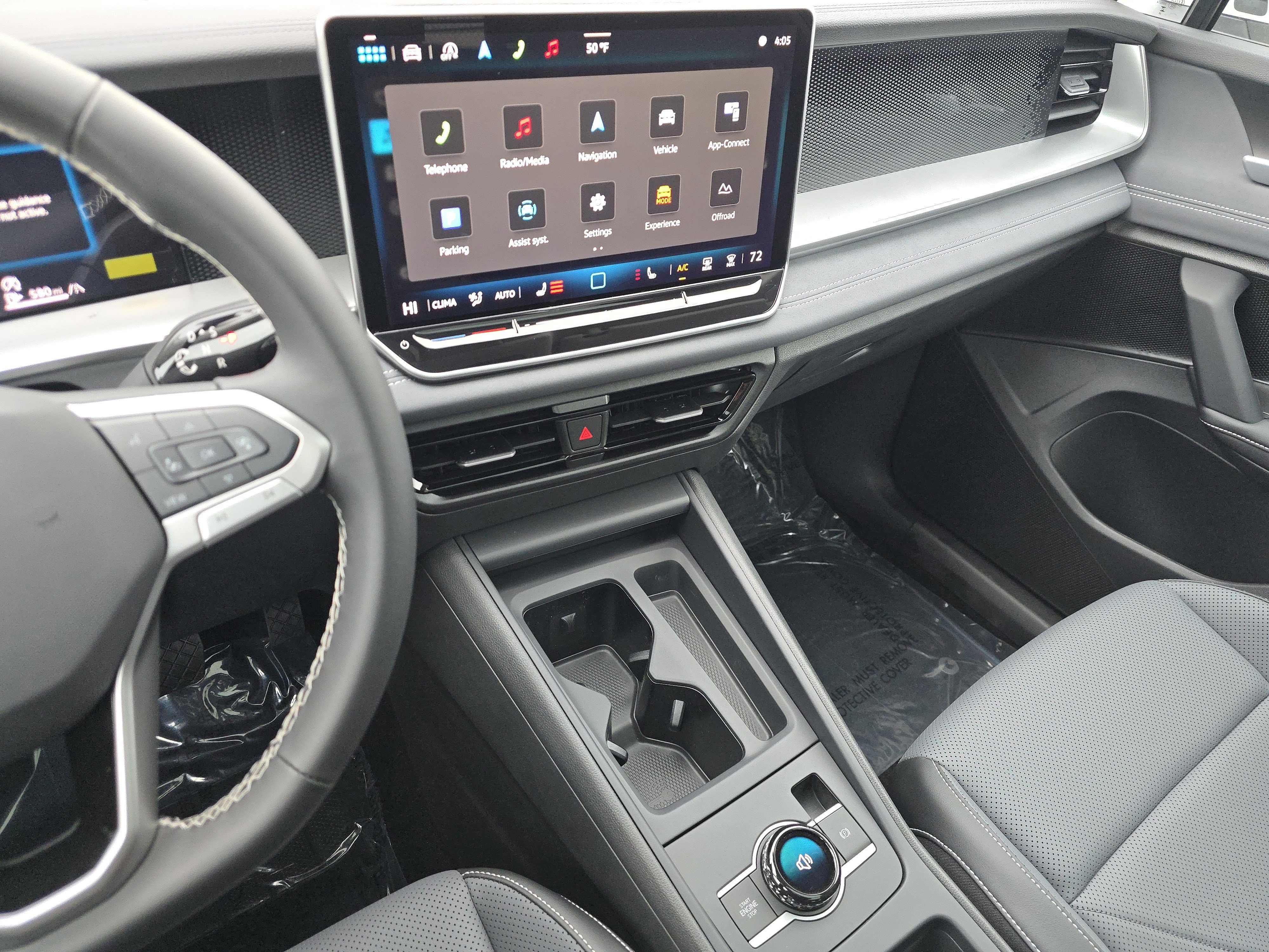 New 2025 Volkswagen Tiguan SE image 22