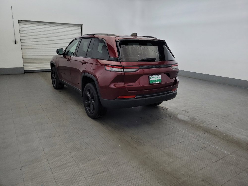 Used 2023 Jeep Grand Cherokee Altitude AWD/4WD image 5