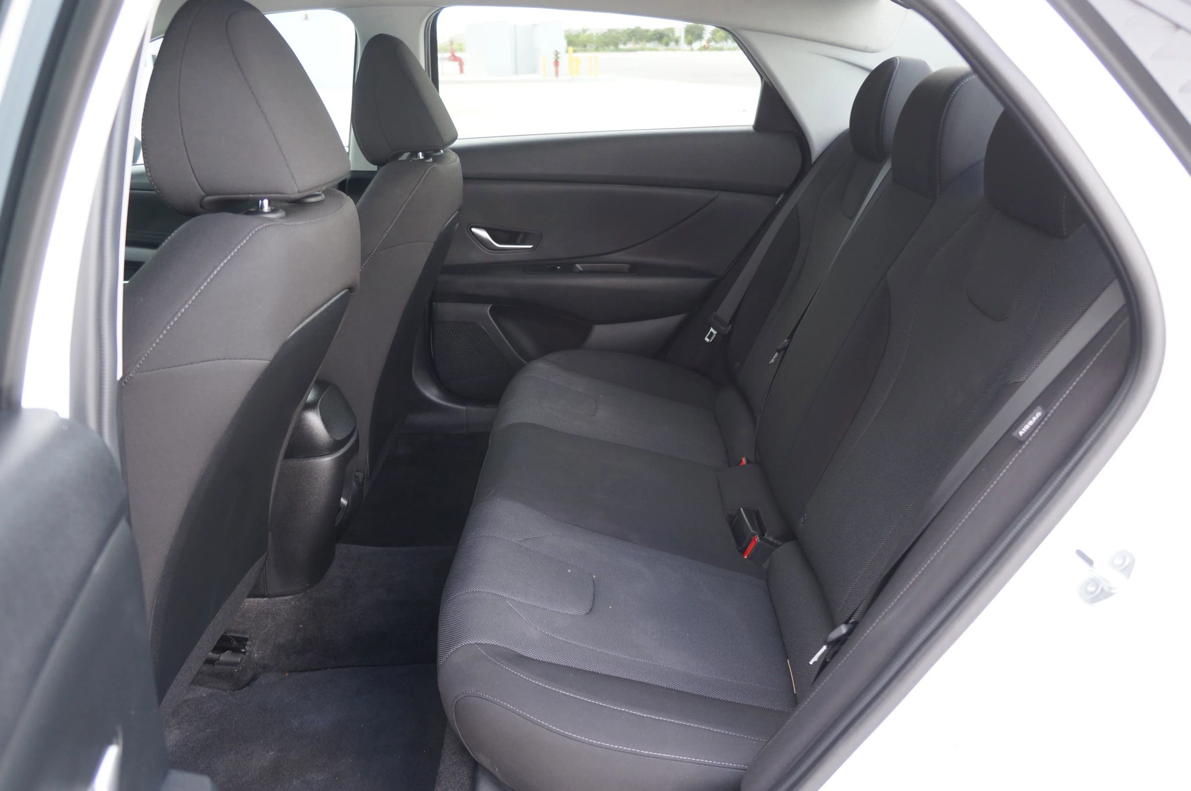 Used 2024 Hyundai Elantra SE image 30