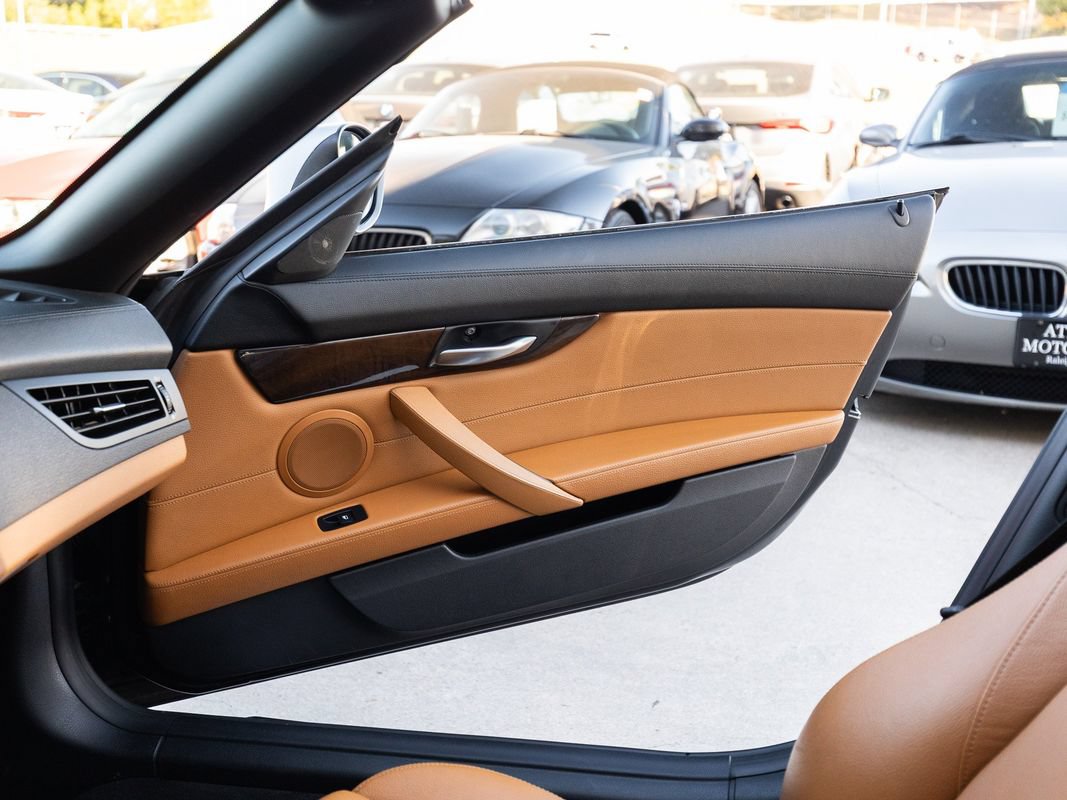 Used 2011 BMW Z4 sDrive35is RWD image 31