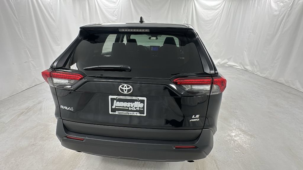Used 2024 Toyota RAV4 LE image 4
