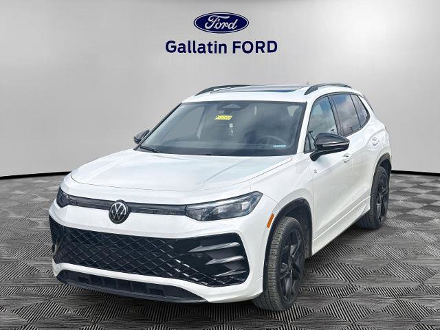 Used 2026 Volkswagen Tiguan SE R-Line image 1
