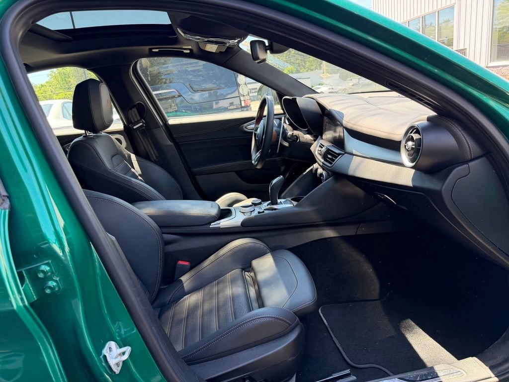 Used 2025 Alfa Romeo Giulia AWD w/ Driving Assist Package image 16