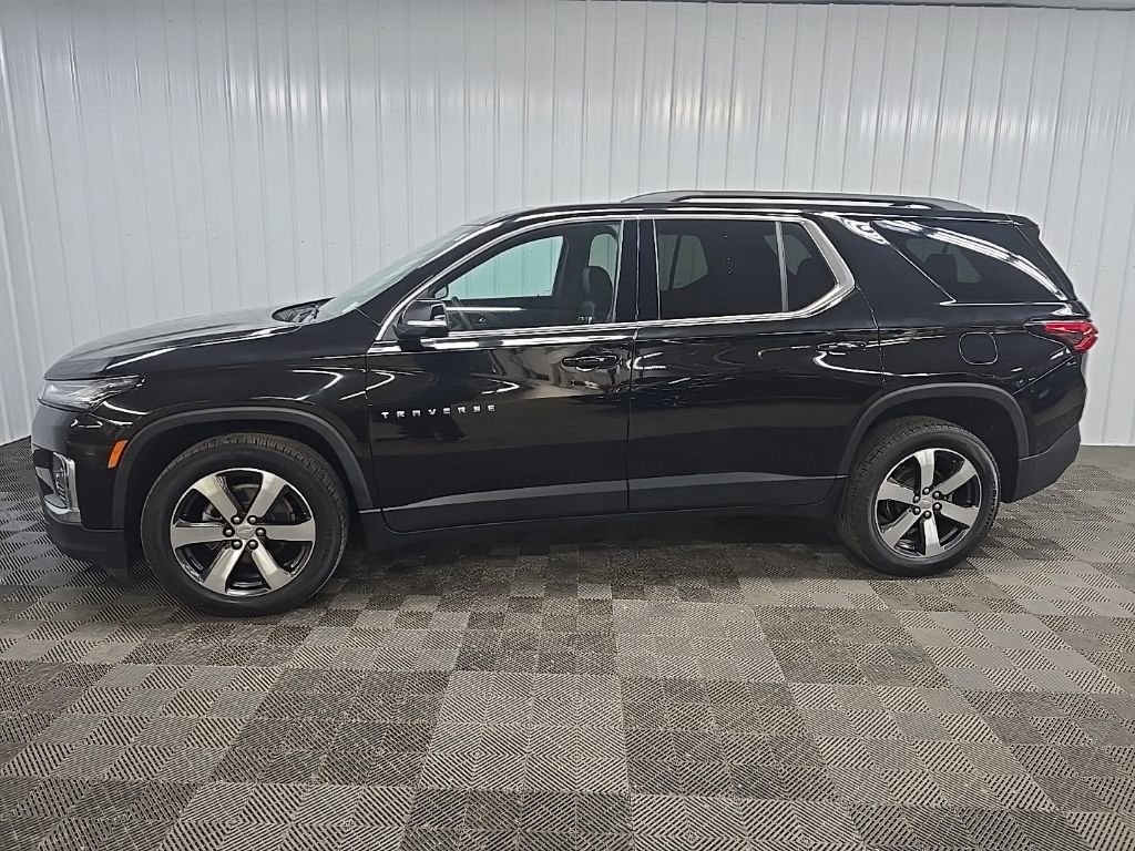 Used 2023 Chevrolet Traverse LT w/ LT Premium Package AWD/4WD image 5