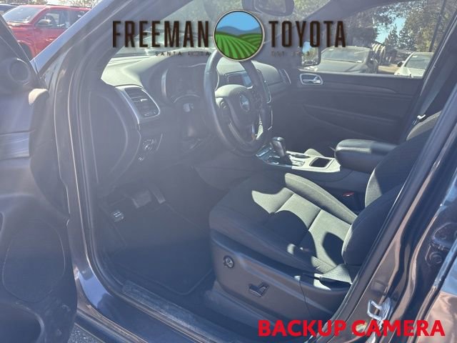 Used 2019 Jeep Grand Cherokee Laredo w/ 18" Wheel & 8.4" Radio Group image 6