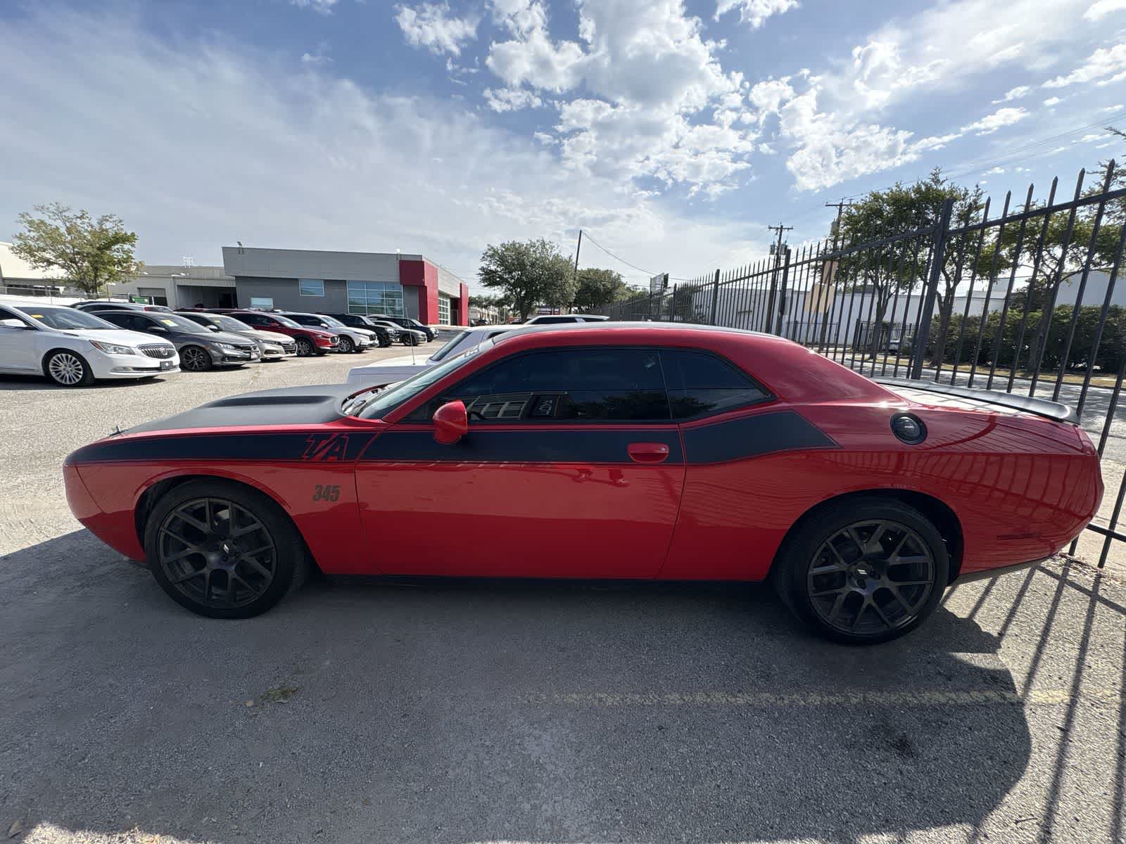 Used 2017 Dodge Challenger R/T w/ Quick Order Package 22P T/A RWD image 3