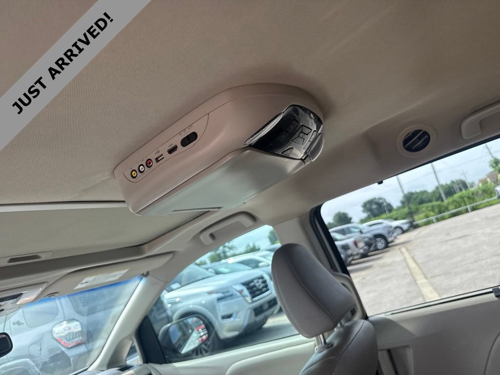Used 2015 Toyota Sienna XLE w/ XLE Navigation Package FWD image 15