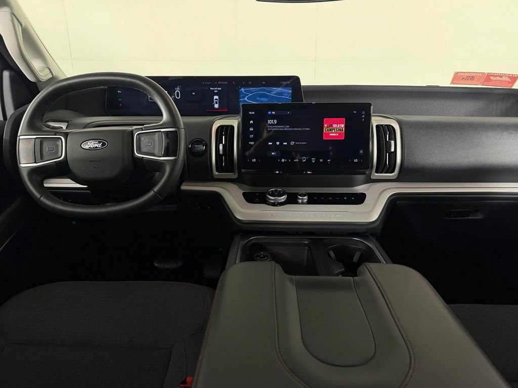Used 2025 Ford Expedition Active AWD/4WD image 13