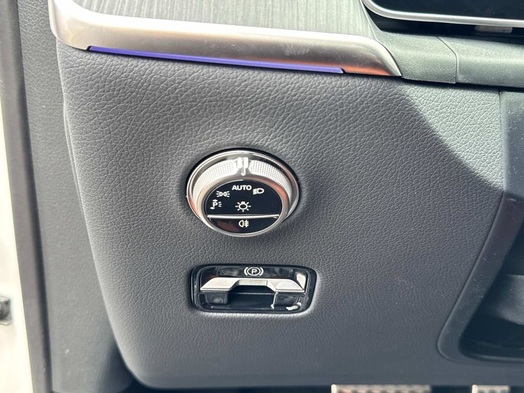 New 2025 Mercedes-Benz GLC 300 4MATIC image 32