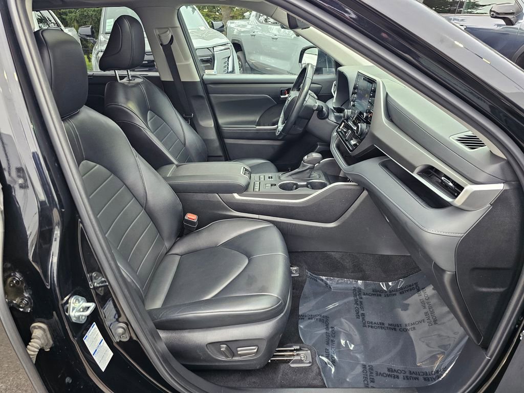 Used 2022 Toyota Highlander XLE image 49