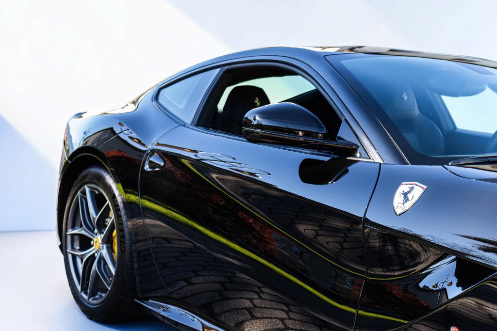 Used 2014 Ferrari F12 Berlinetta RWD image 14