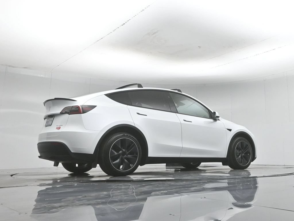 Used 2023 Tesla Model Y Long Range AWD/4WD image 45