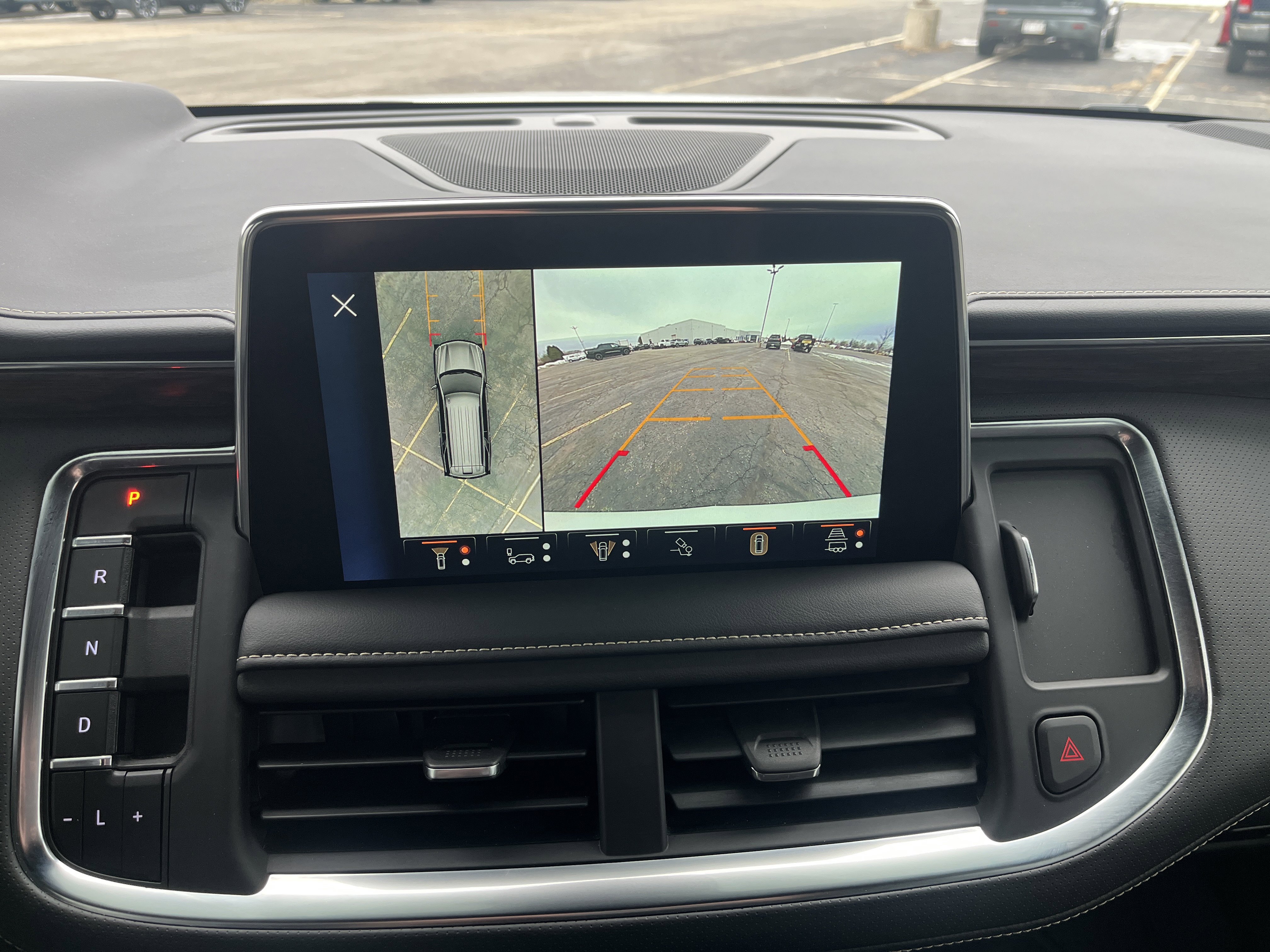 Used 2023 Chevrolet Tahoe Premier w/ Advanced Technology Package image 39