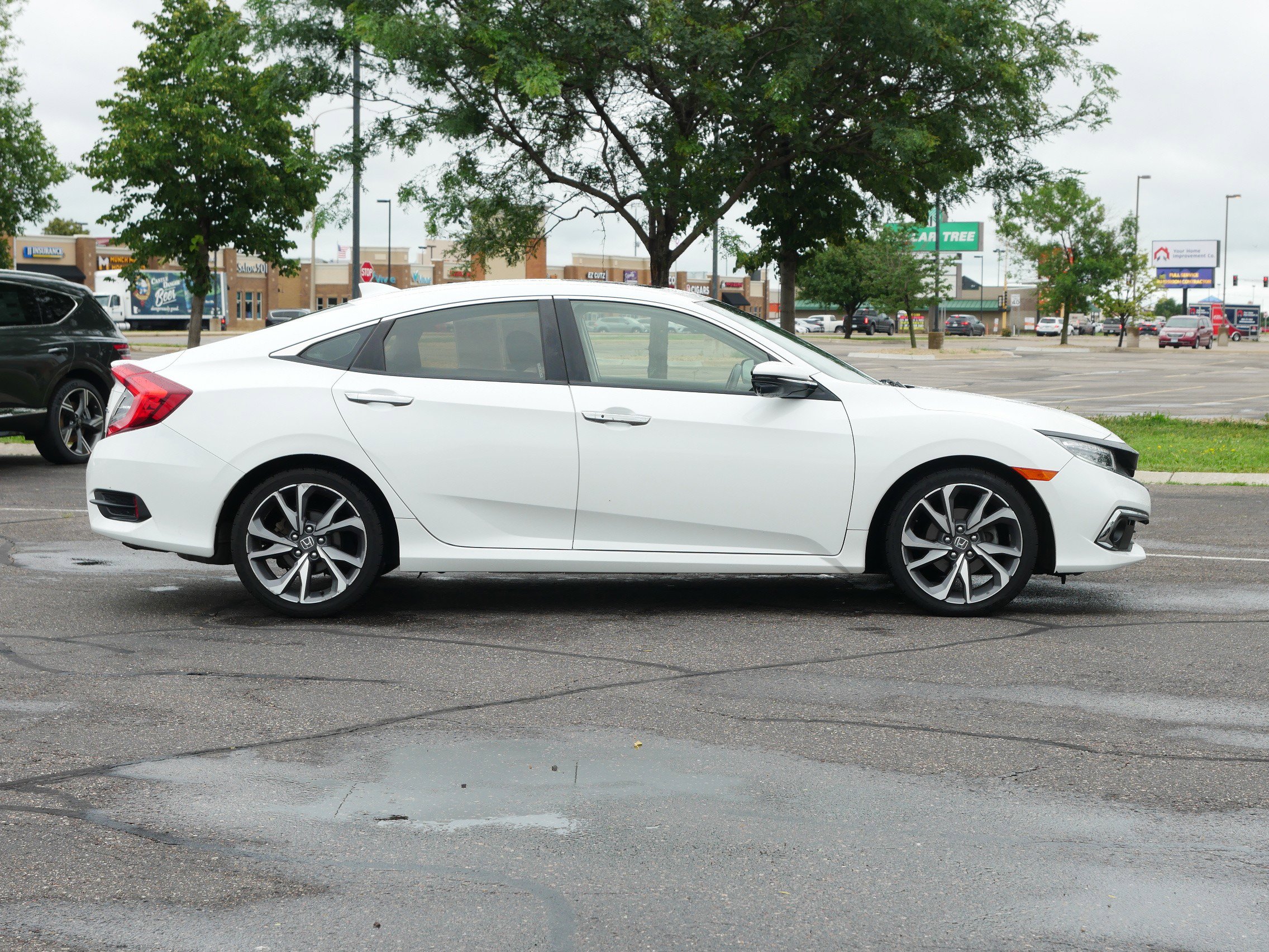 Used 2019 Honda Civic Touring image 6