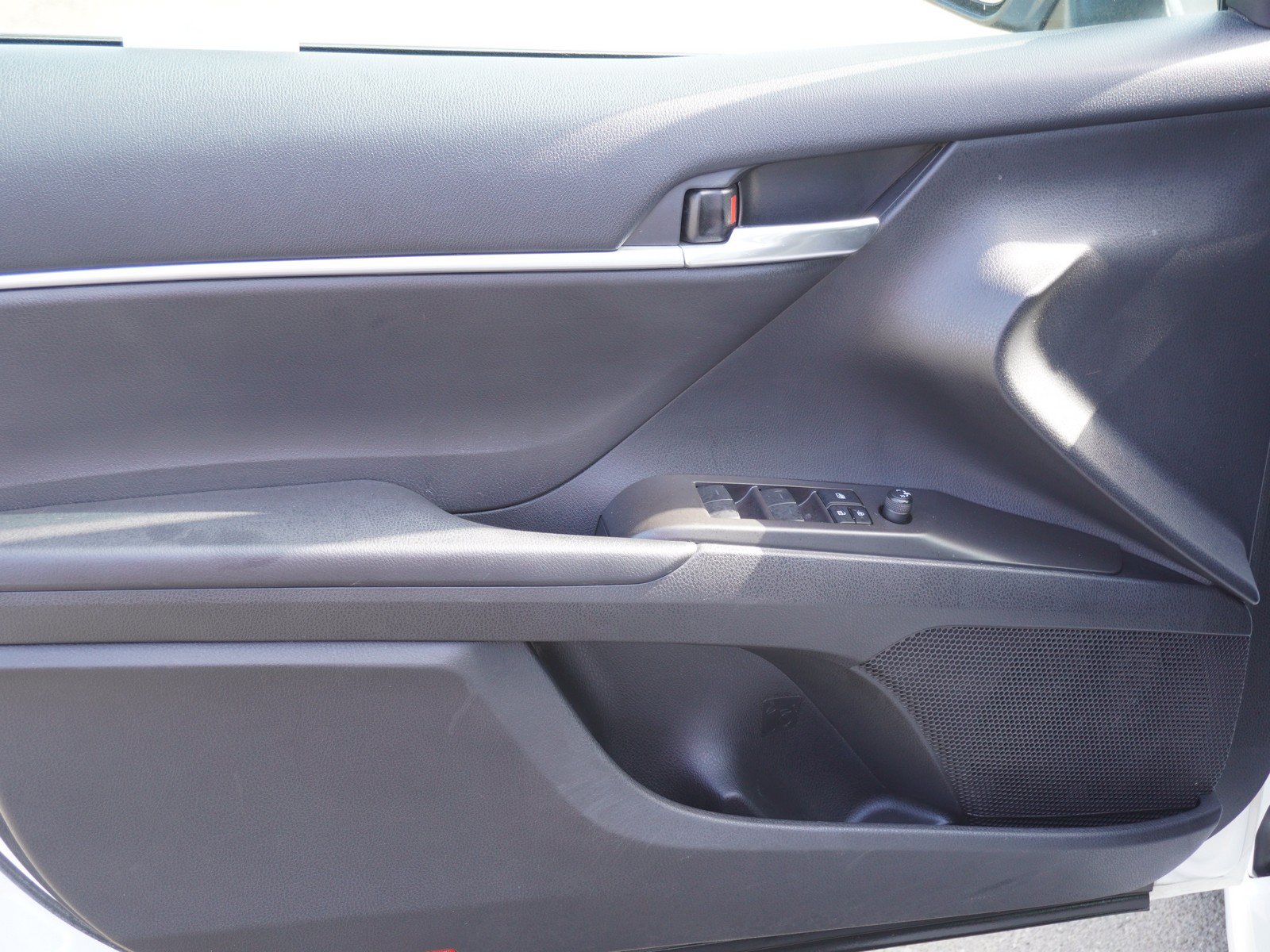 Used 2023 Toyota Camry SE FWD image 16
