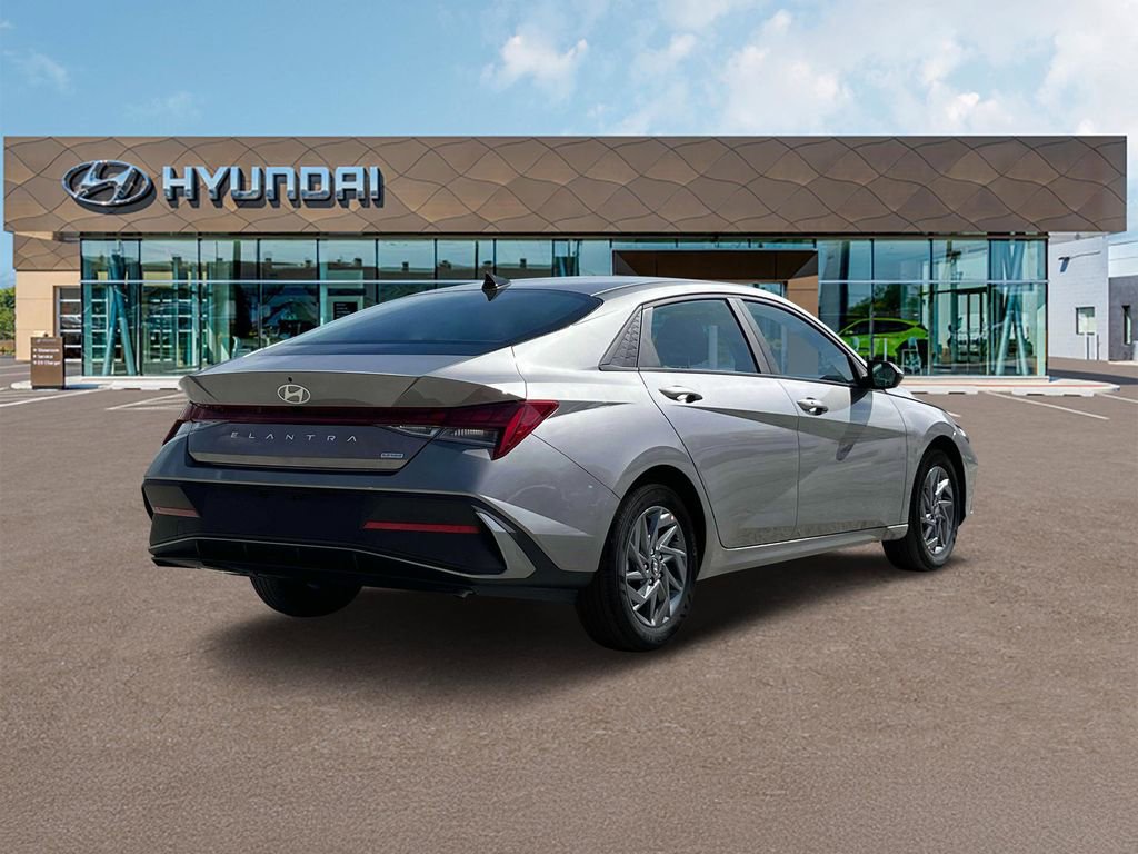 New 2025 Hyundai Elantra Blue image 7