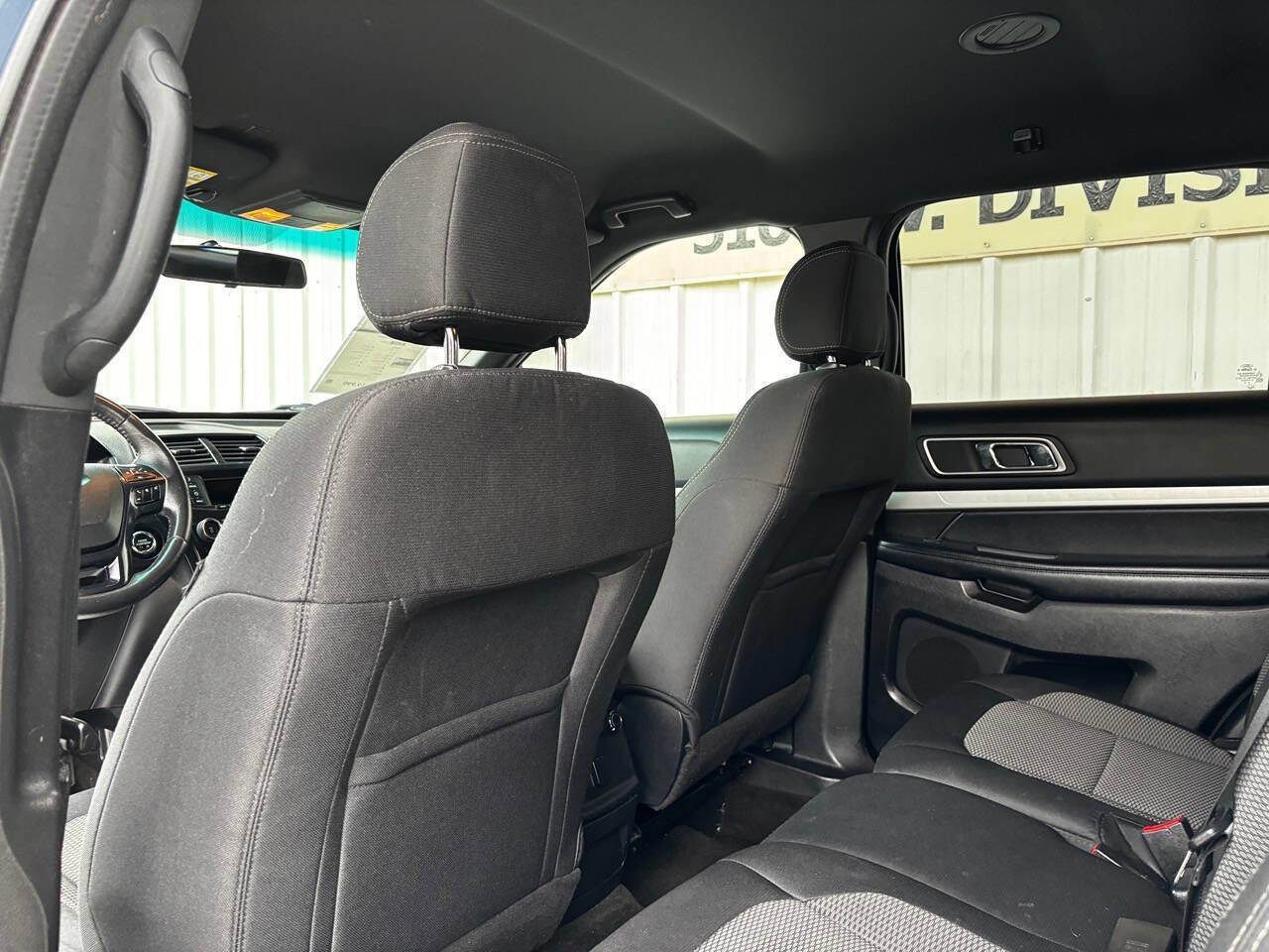 Used 2016 Ford Explorer XLT image 13