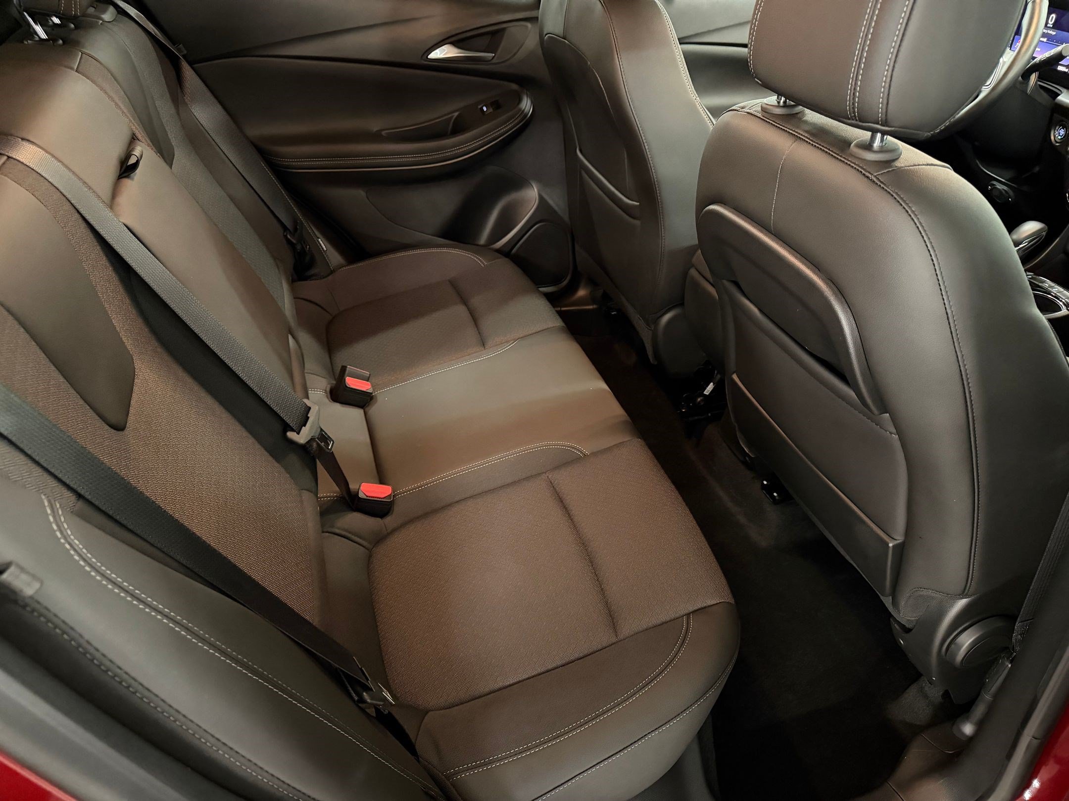 Used 2024 Buick Encore GX Preferred w/ Comfort Package FWD image 34