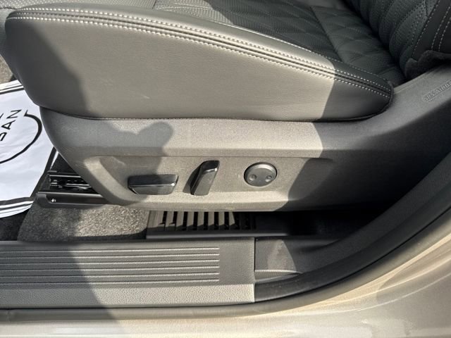 New 2026 Nissan Rogue Platinum image 11