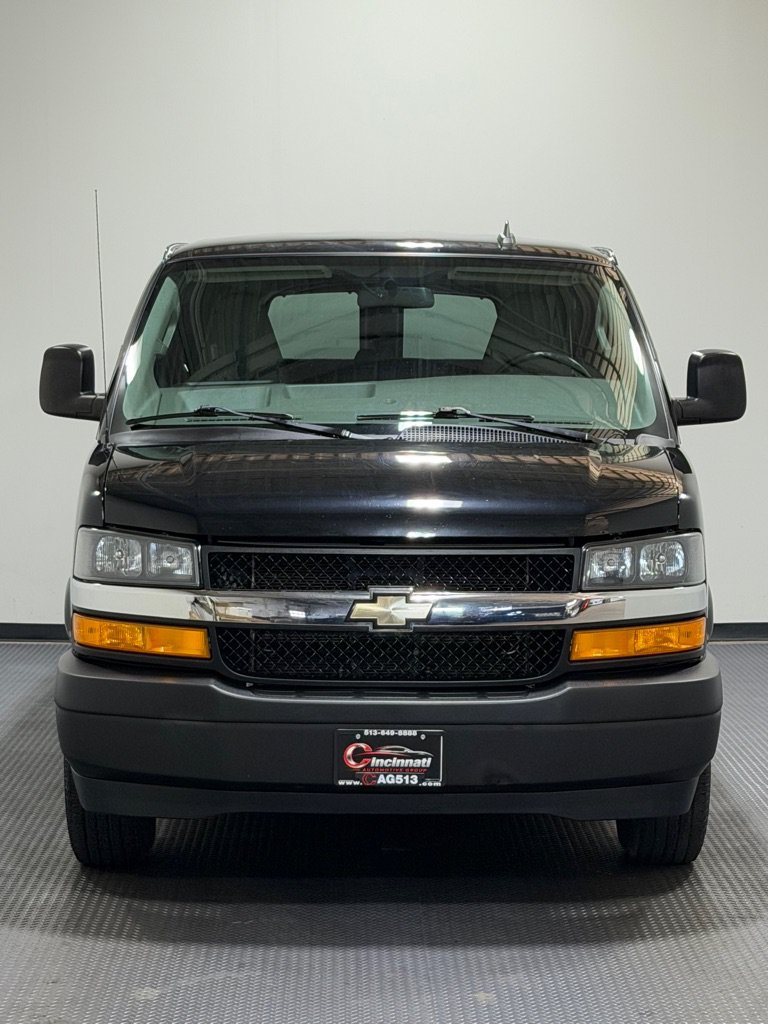 Used 2019 Chevrolet Express 3500 LS RWD image 3