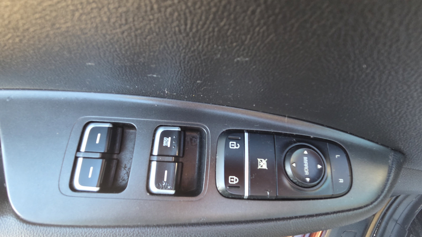 Used 2018 Kia Optima LX FWD image 25