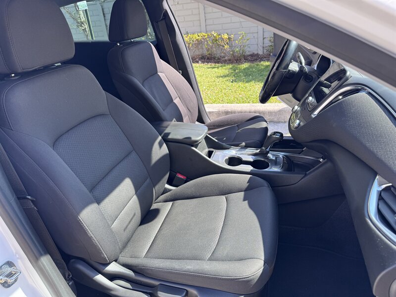 Used 2020 Chevrolet Malibu LT image 14