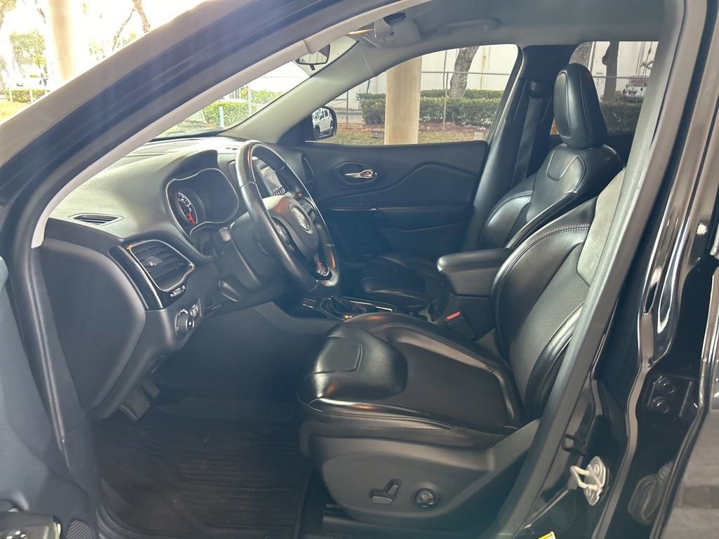 Used 2019 Jeep Cherokee Altitude image 5