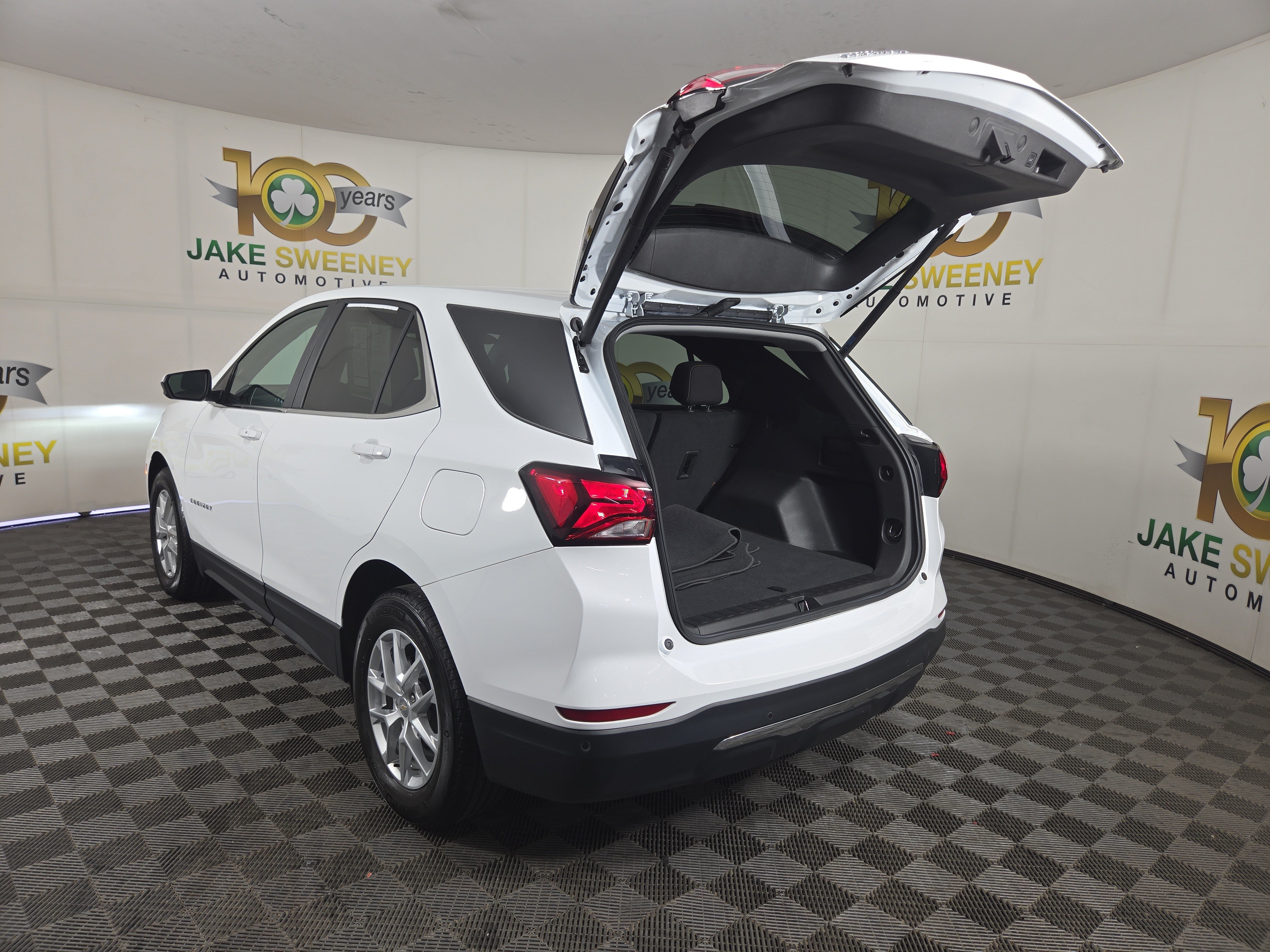 Certified 2024 Chevrolet Equinox LT FWD image 32