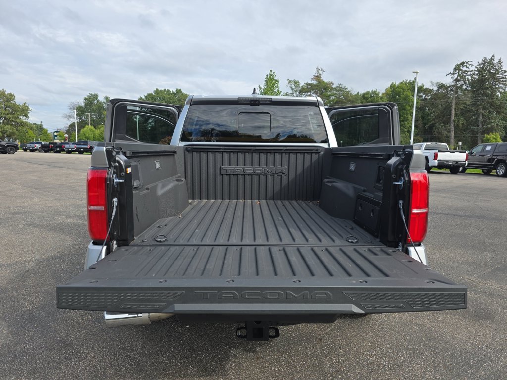 Used 2026 Toyota Tacoma TRD Off-Road w/ TRD Off Road Premium Package AWD/4WD image 14