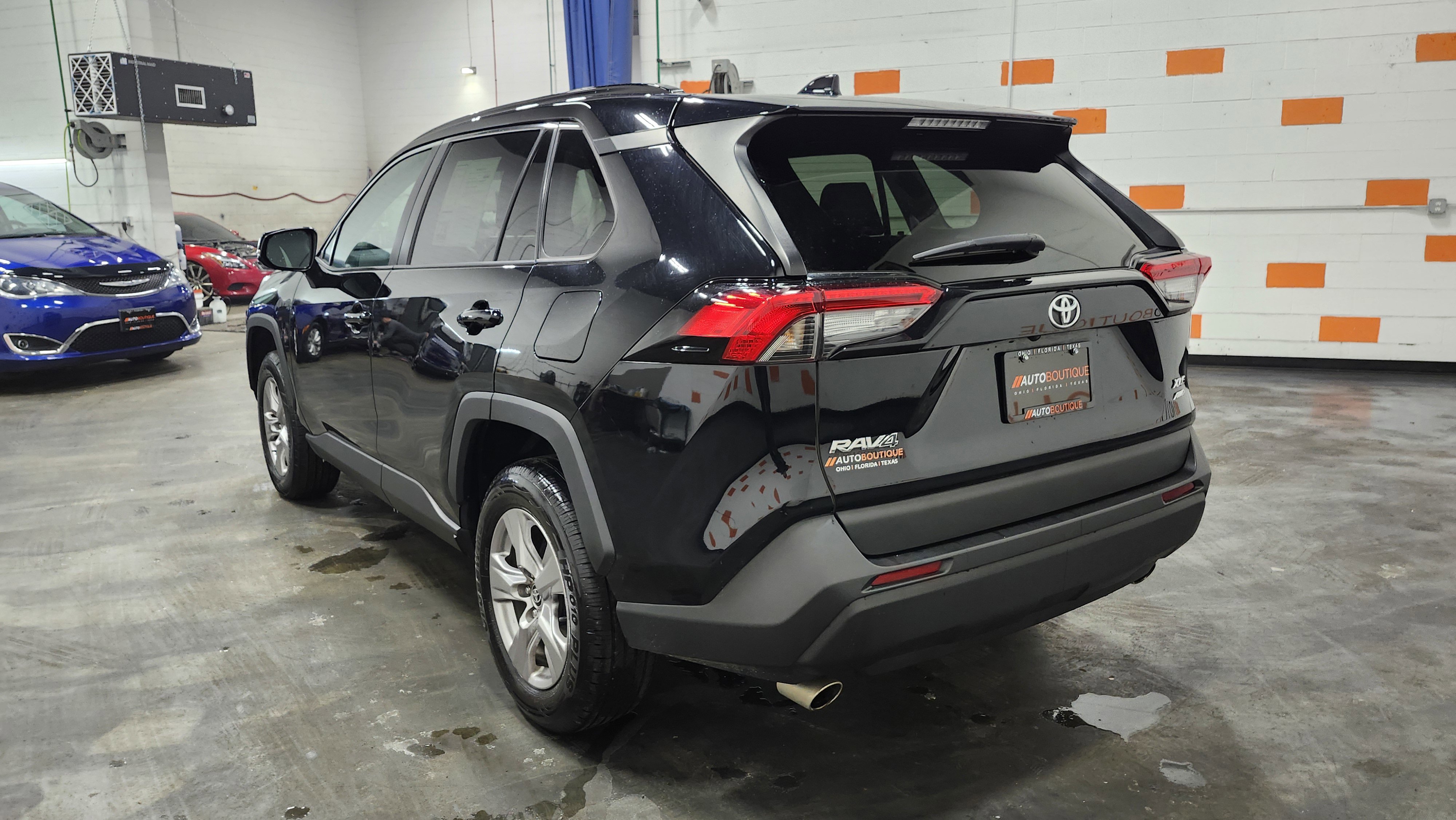 Used 2022 Toyota RAV4 XLE w/ Convenience Package image 15
