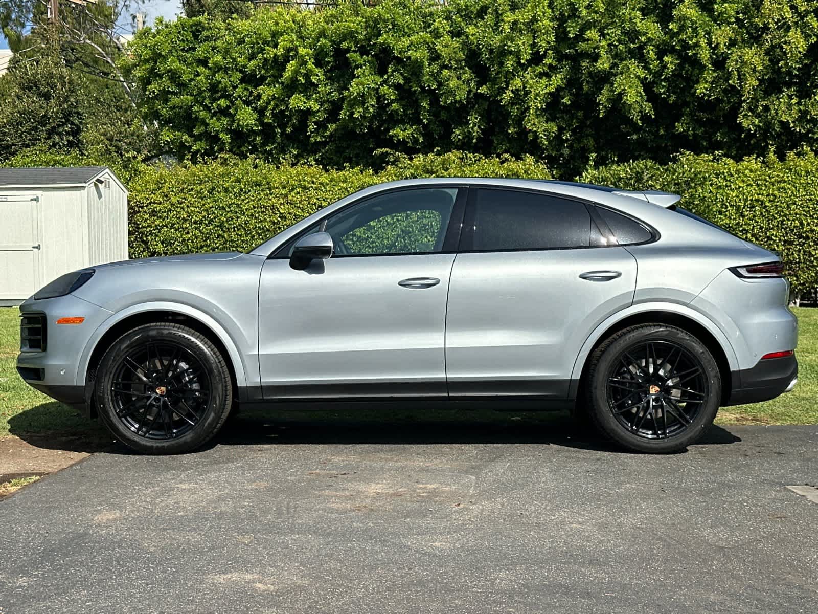 New 2026 Porsche Cayenne Coupe AWD/4WD image 2