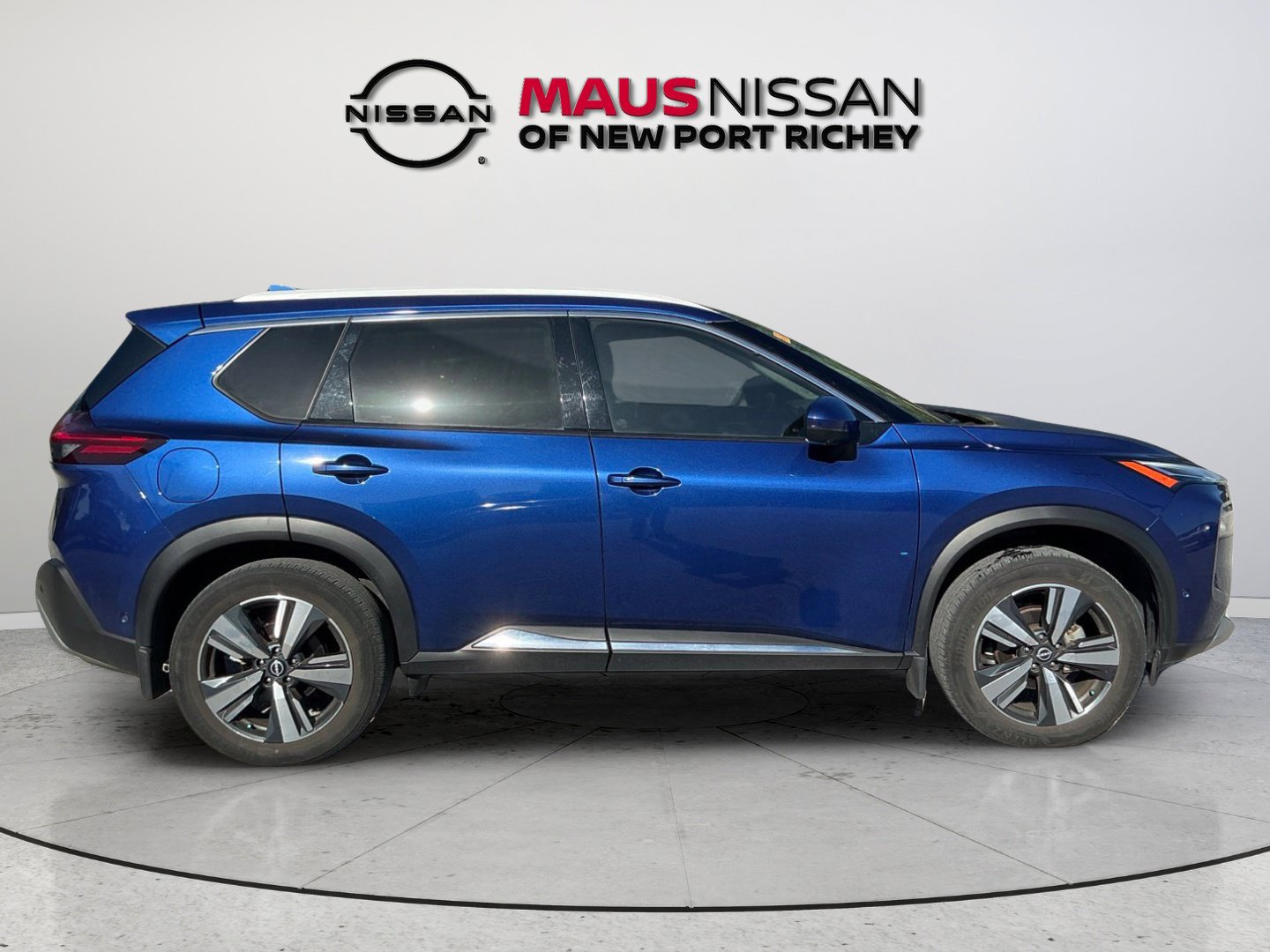 Used 2023 Nissan Rogue Platinum w/ Platinum Premium Package FWD image 9