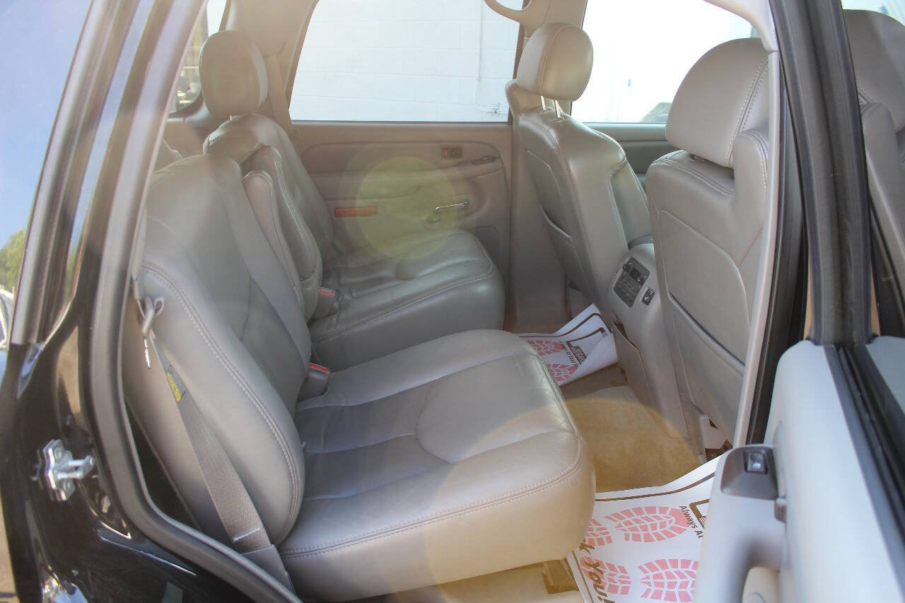 Used 2005 GMC Yukon Denali AWD/4WD image 21