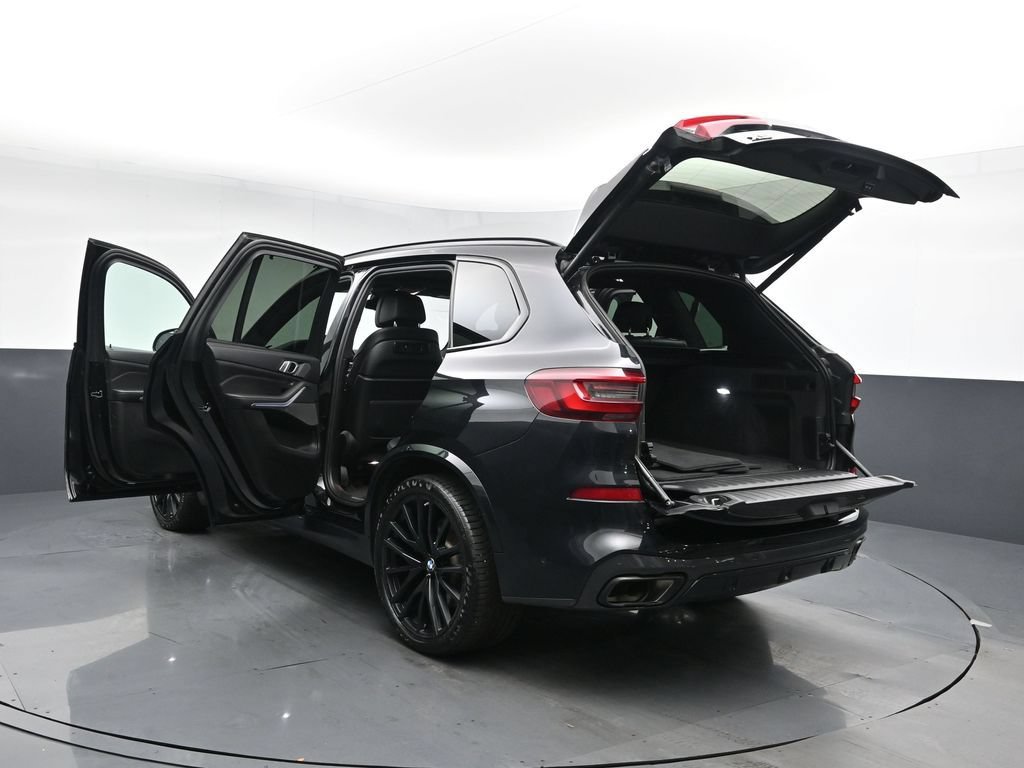 Used 2021 BMW X5 M50i AWD/4WD image 28