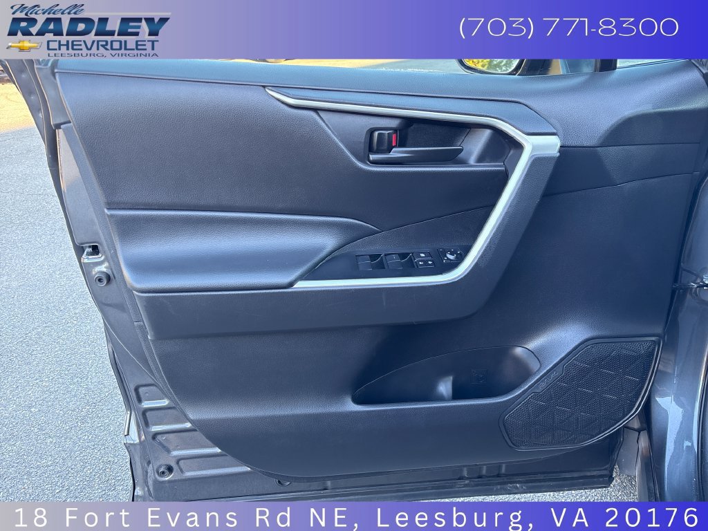 Used 2025 Toyota RAV4 LE AWD/4WD image 12