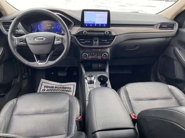 Used 2020 Ford Escape Titanium image 6