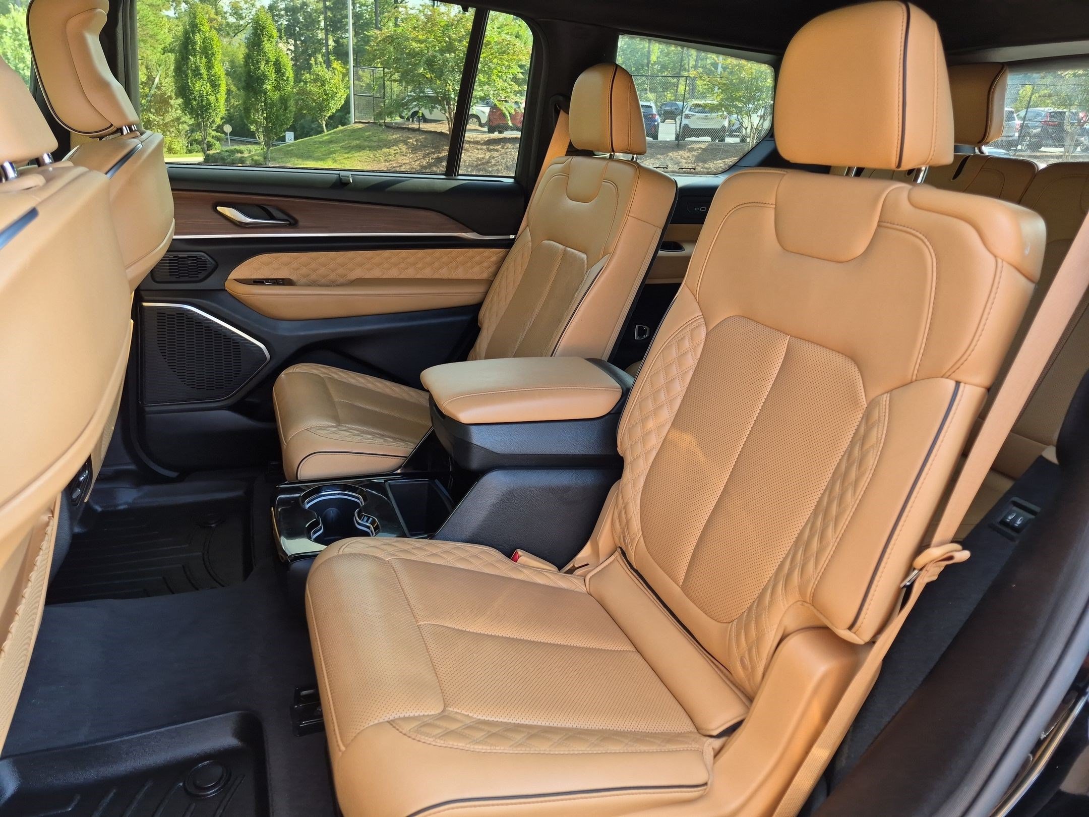 Used 2022 Jeep Grand Cherokee L Summit w/ Luxury Tech Group V AWD/4WD image 30