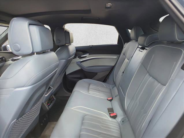 Used 2020 Audi e-tron Prestige image 18