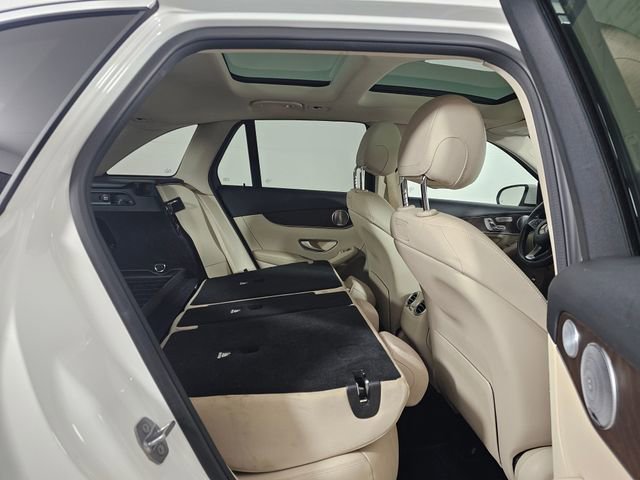Used 2019 Mercedes-Benz GLC 300 4MATIC image 16