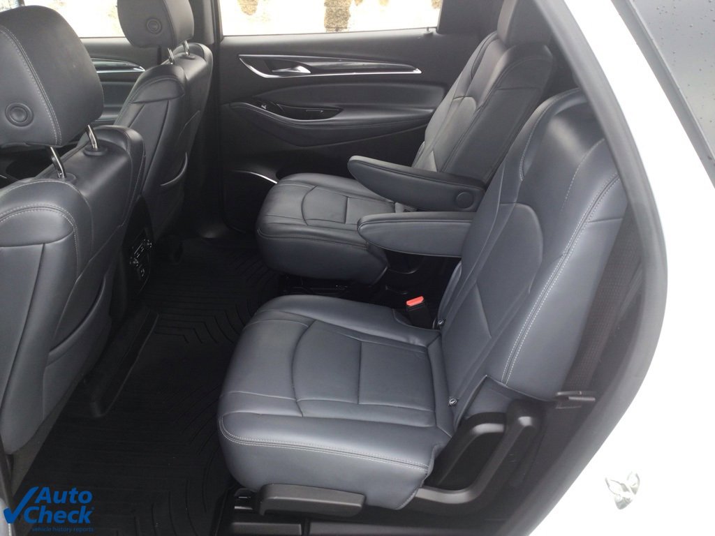 Used 2022 Buick Enclave Essence image 18