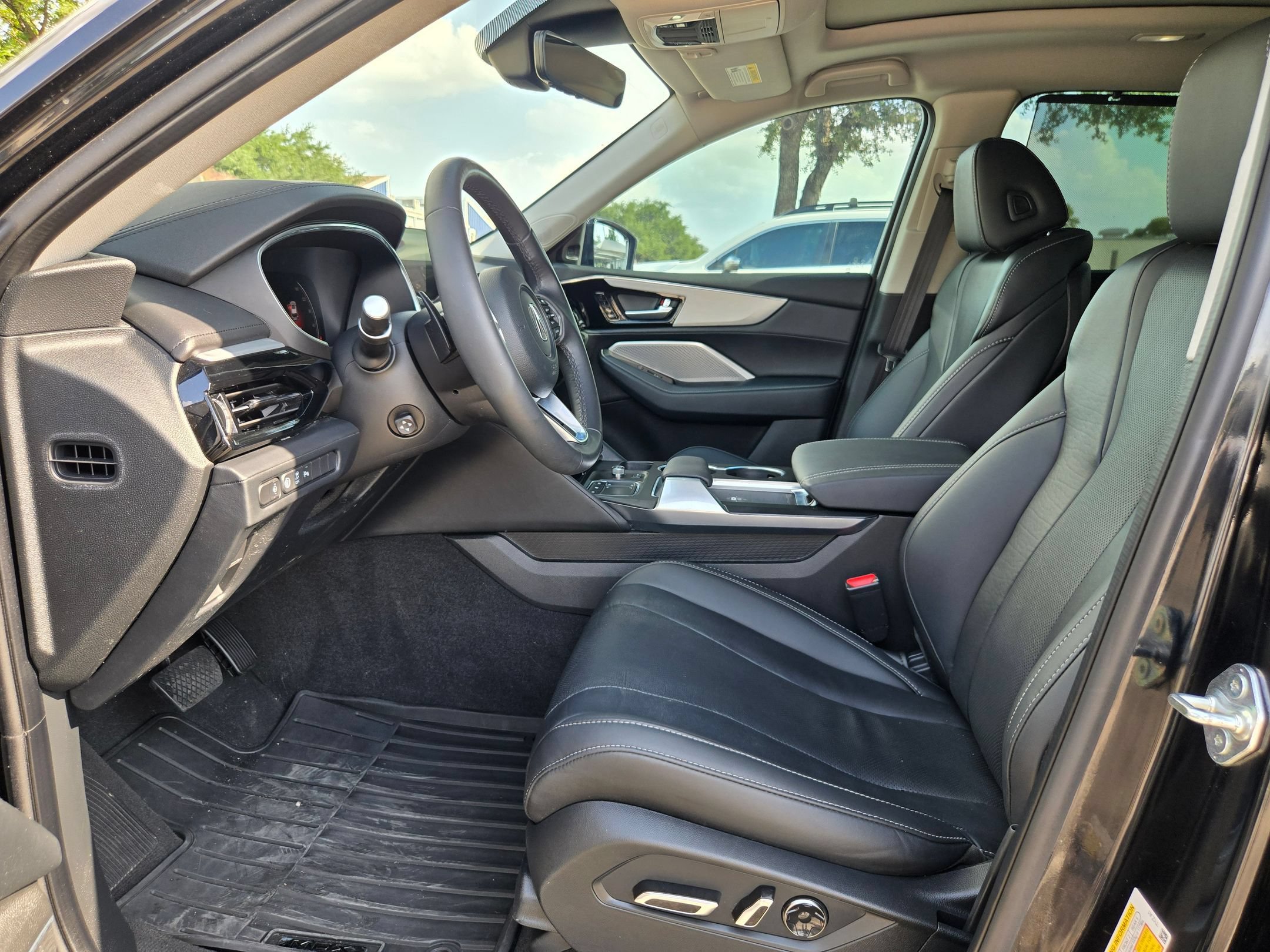 Used 2023 Acura MDX FWD w/ Technology Package image 9