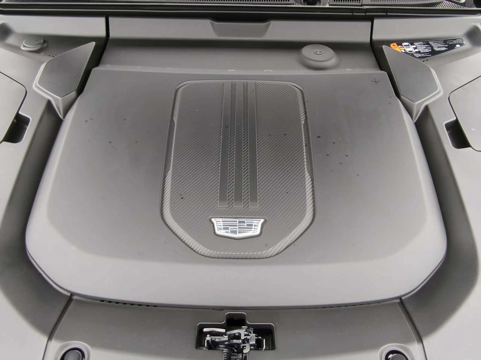 Certified 2024 Cadillac Lyriq Luxury AWD/4WD image 28