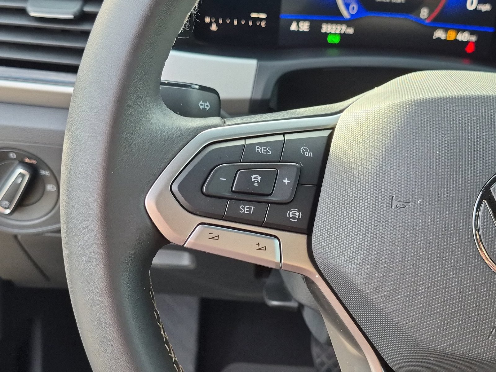 Used 2022 Volkswagen Atlas Cross Sport SE AWD/4WD image 16