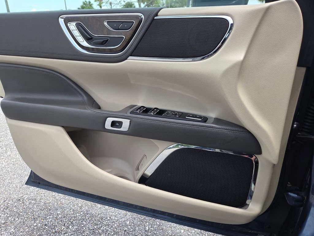 Used 2019 Lincoln Continental Select FWD image 22