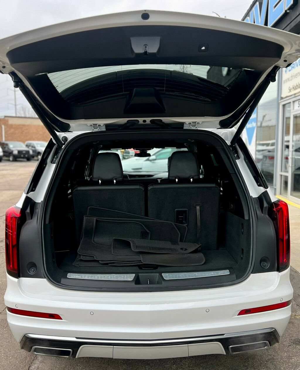 Used 2022 Cadillac XT6 Luxury FWD image 8
