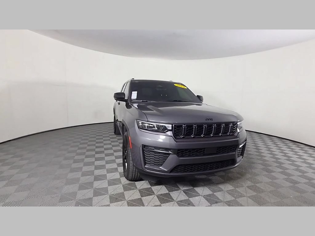 Used 2026 Jeep Grand Cherokee Altitude RWD image 51