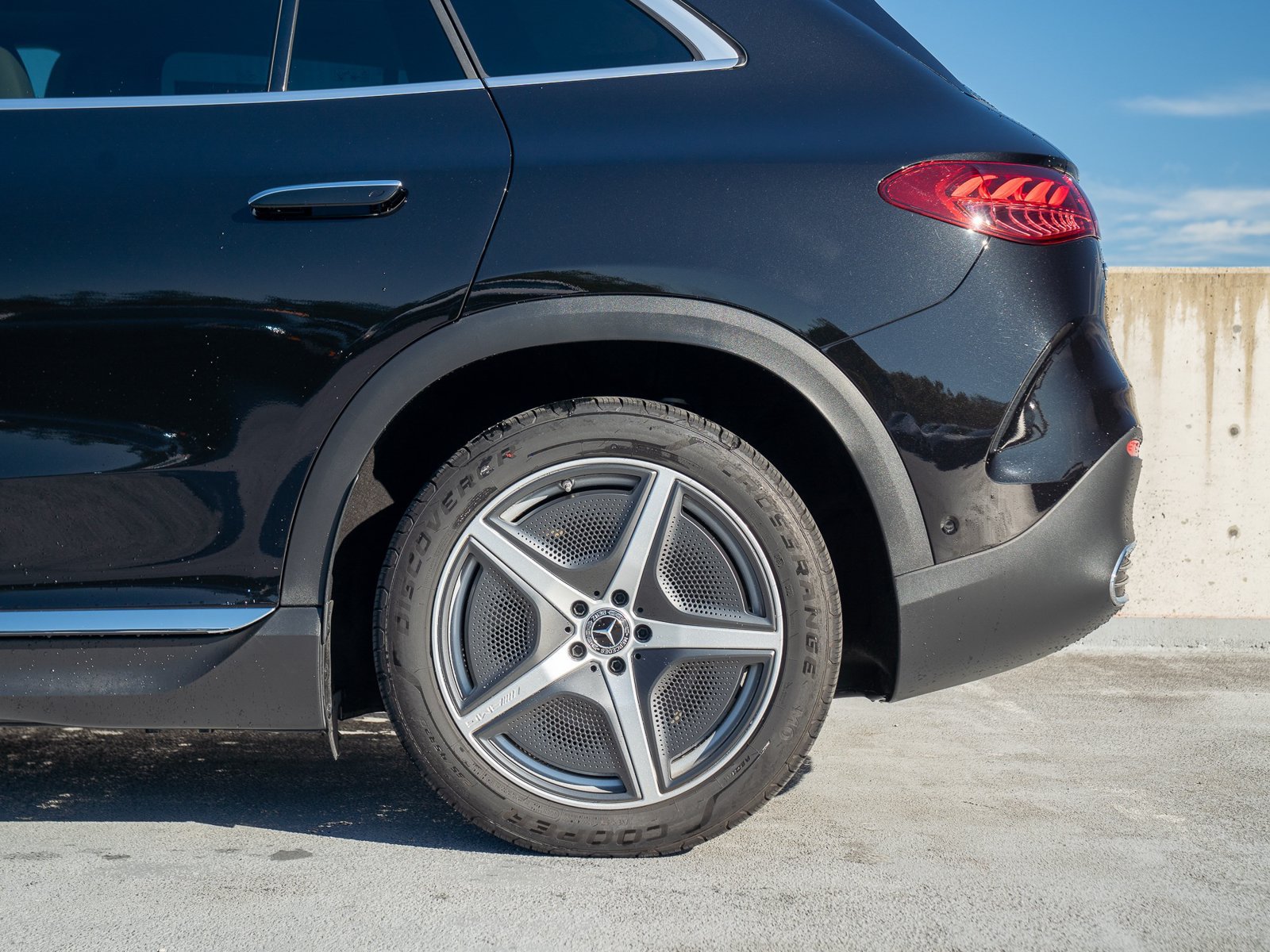 Certified 2023 Mercedes-Benz EQE 500 4MATIC SUV image 13