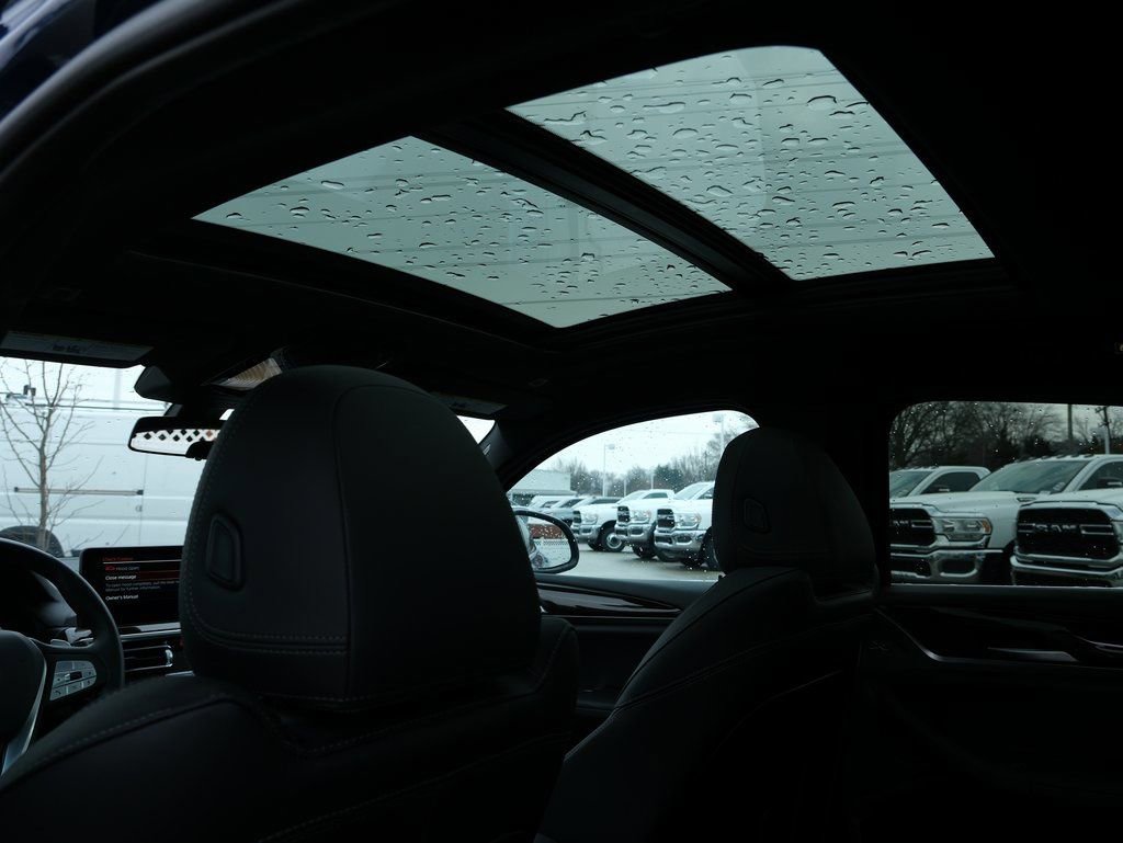 Used 2025 BMW X4 xDrive30i w/ Premium Package image 32